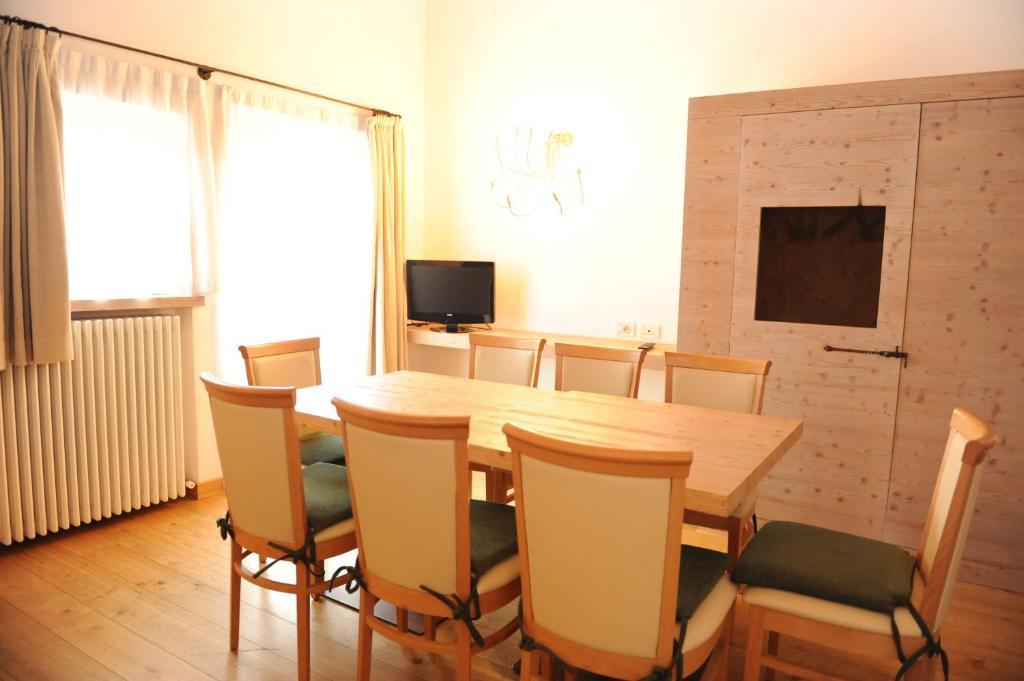 Chalet C'Est La Vie Livigno Room photo